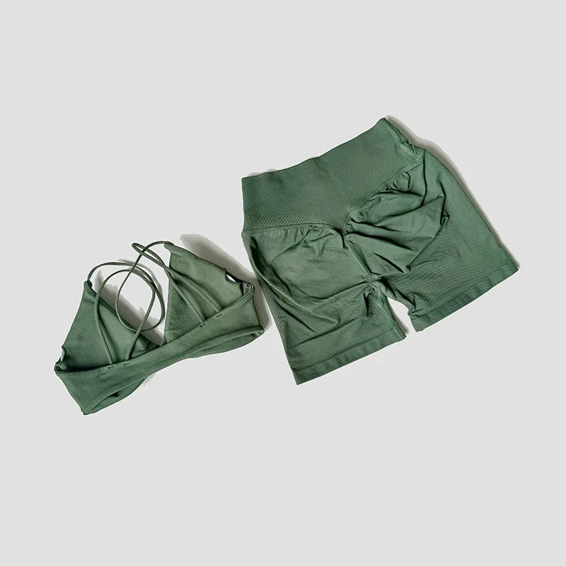 Ensemble Sport 2 Pièces Brassière Torsadée & Short Froncé